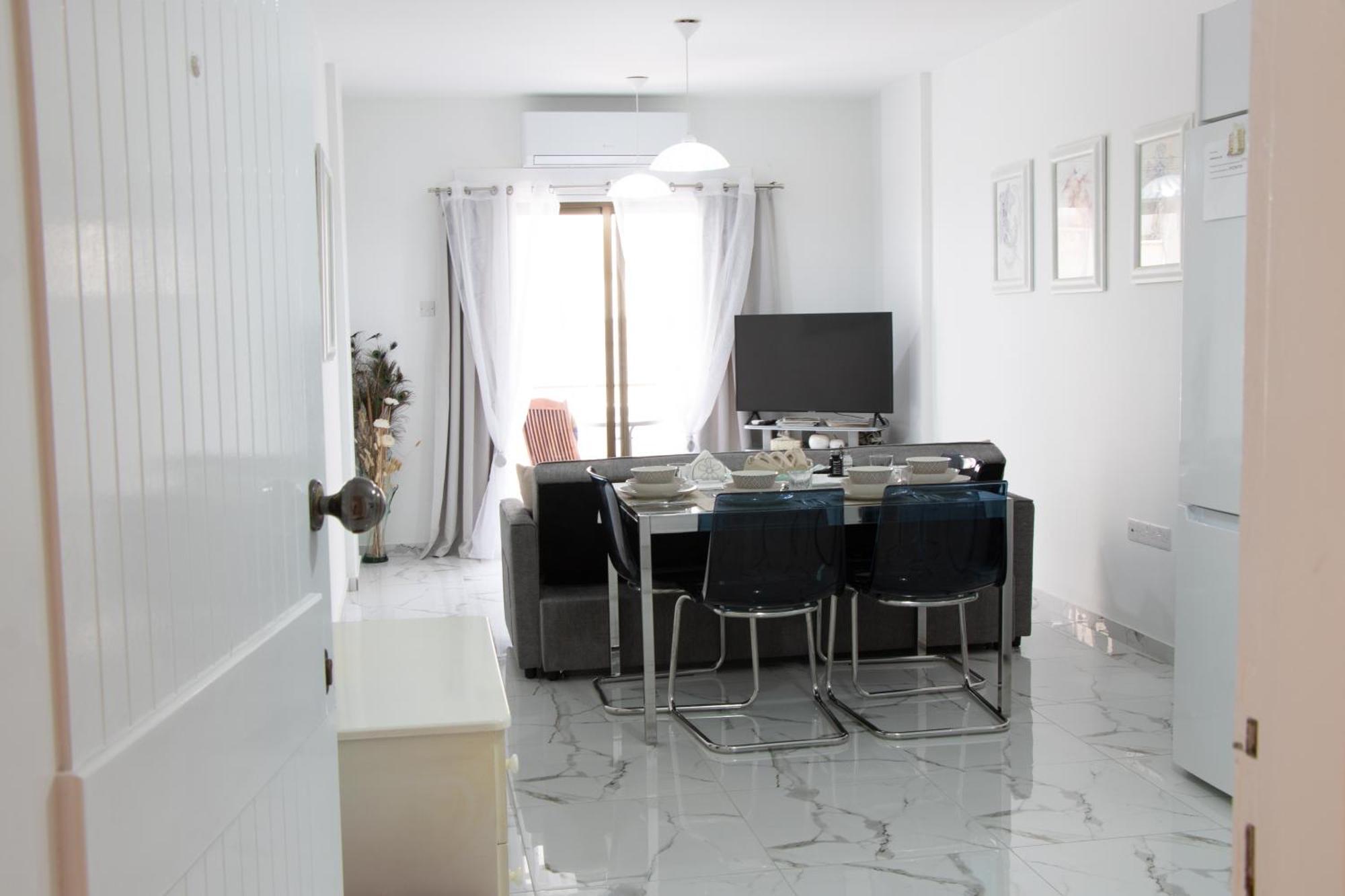 Apartment,Near The Beach Pinikoudes Larnaka Exterior foto